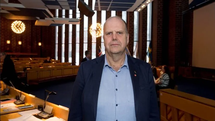 "Fortfarande är vi inte helt i mål med en budget i balans men det känns väldigt bra att vi är på väg i rätt riktning", säger socialnämndens ordförande Sven-Gösta Pettersson. (Arkivbild)