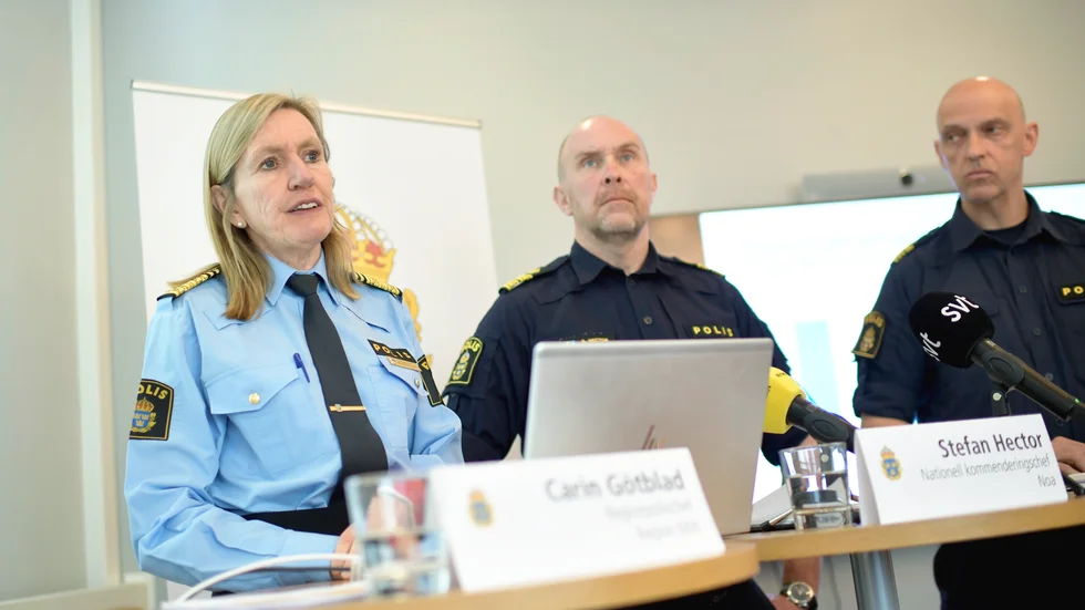 Carin Götblad, regionpolischef Mitt, Stefan Hector, nationell kommenderingschef för Rimfrost och Jale Poljarevius, regional kommenderingschef, presenterar hur Operation rimfrost fortsätter, med fokus på bland annat Uppsala.