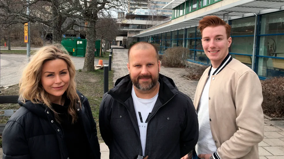 Akuten och intensivvårdsavdelningen på lasarettet fick lite uppmuntran från restaurang Voyage: Laura Mellander, Anders Sävström och Andreas Hanna skänkte lunchlådor till personalen.