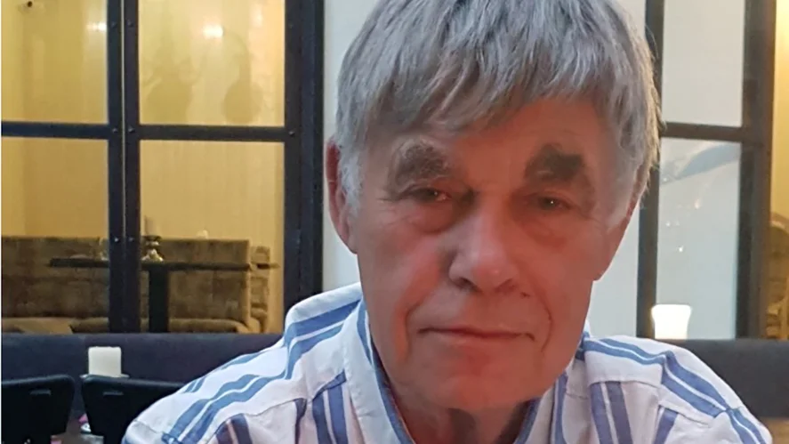 Gunnar Björk har varit nämndeman i många år, han blir väldigt upprörd över att många nämndemän enligt Brå:s undersökning tycks döma människor på hudfärg och landstillhörighet. 