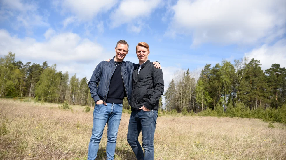 Arena Öst är en ny satsning med Andreas och Kalle Ramlöv i spetsen. På bilden står bröderna där den nya arenan ska byggas. 