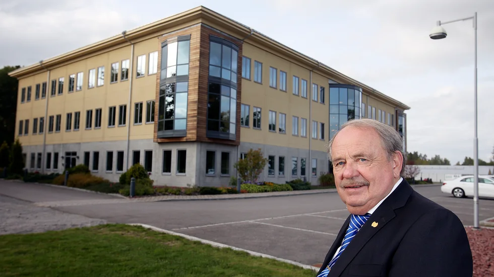 Kilenkryssets vd Jan Persson måste betala omkring 560 000 kronor för svartbyggen på en fastighet i Upplands-Bro kommun, enligt länsstyrelsens beslut. Dottern Annika Persson, som också är engagerad i koncernen, ska betala omkring 400 000 kronor.
