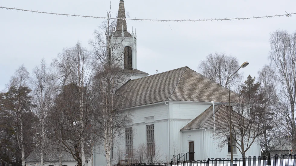 Från Malå kyrka sänds nu gudstjänsterna digitalt, allt för att undvika spridning av coronasmitta.