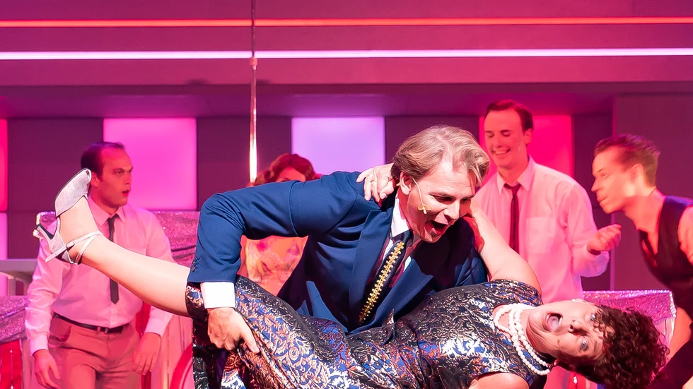 "Grease" med Lotta Engberg i en av huvudrollerna har fått nytt datum i Stiga Sports Arena.