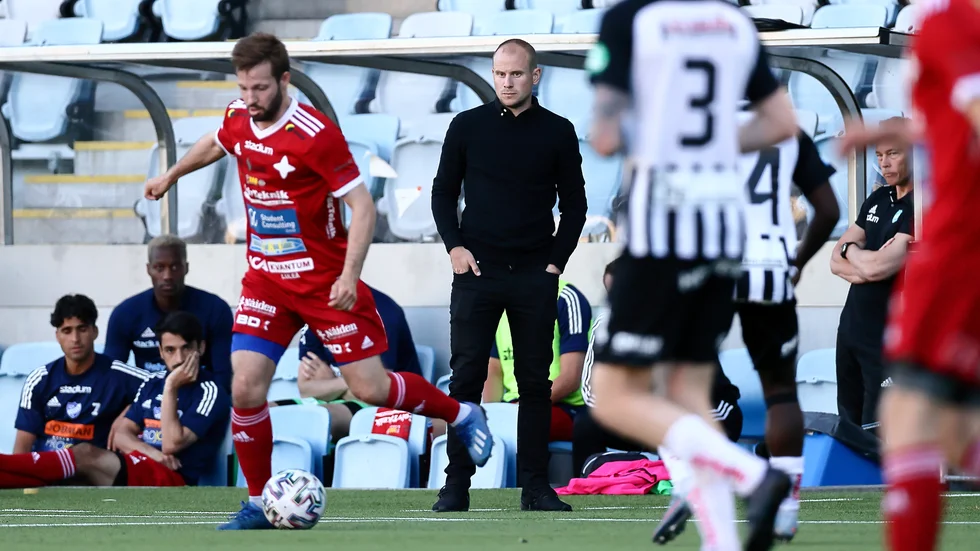 IFK Luleås tränare Tomas Eriksson har en del att fundera på till onsdagens hemmpremiär mot Vasalund.