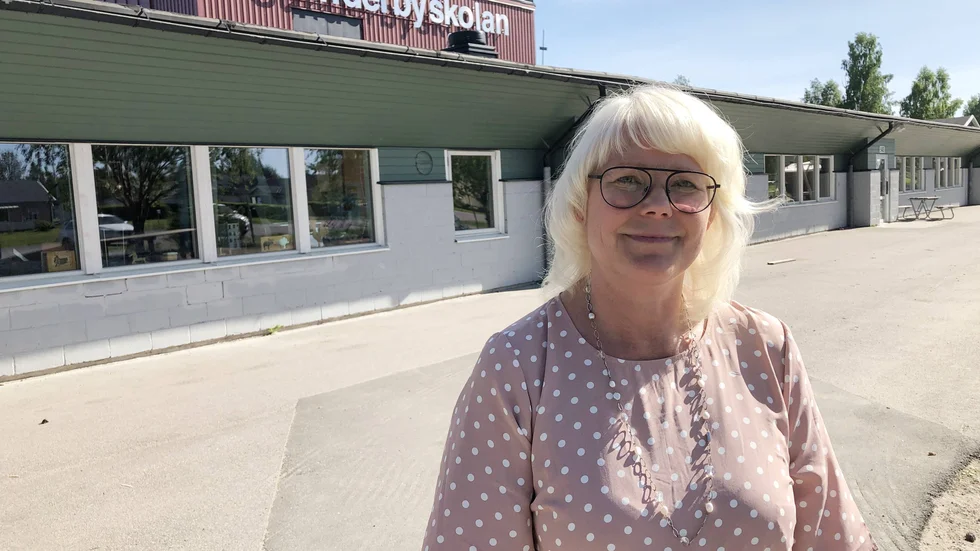 Positiv till storskolor. Lena Sandberg, rektor på Sunderbyskolan med 440 elever, tycker att fördelarna med större skolenheter är många. "När det pratas storskola i media är det nästan alltid negativt. Jag vill ge en mer nyanserad bild", säger hon.