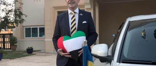 Corona håller ambassadör från Strängnäs isolerad