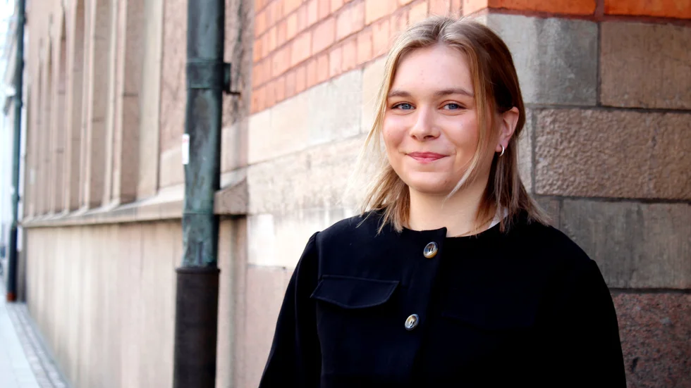 "Vi är många som ser fram emot studenten även att den är som den är. Jag tror det är viktigt att belysa det, men sedan har jag såklart också varit jätteledsen, besviken och arg som alla andra" säger Moa Henriksson i SA17B.