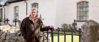 Går i pension efter 47 år på kyrkogården