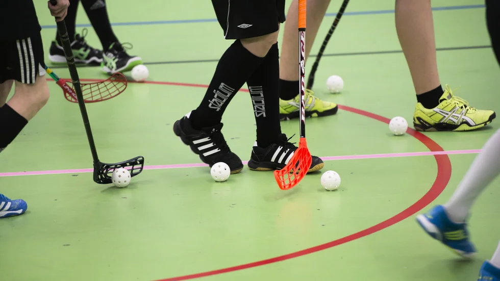 Genom att inrätta en fritidsbank kan vem som helst låna sport- och fritidsutrustning avgiftsfritt, skriver debattörerna.