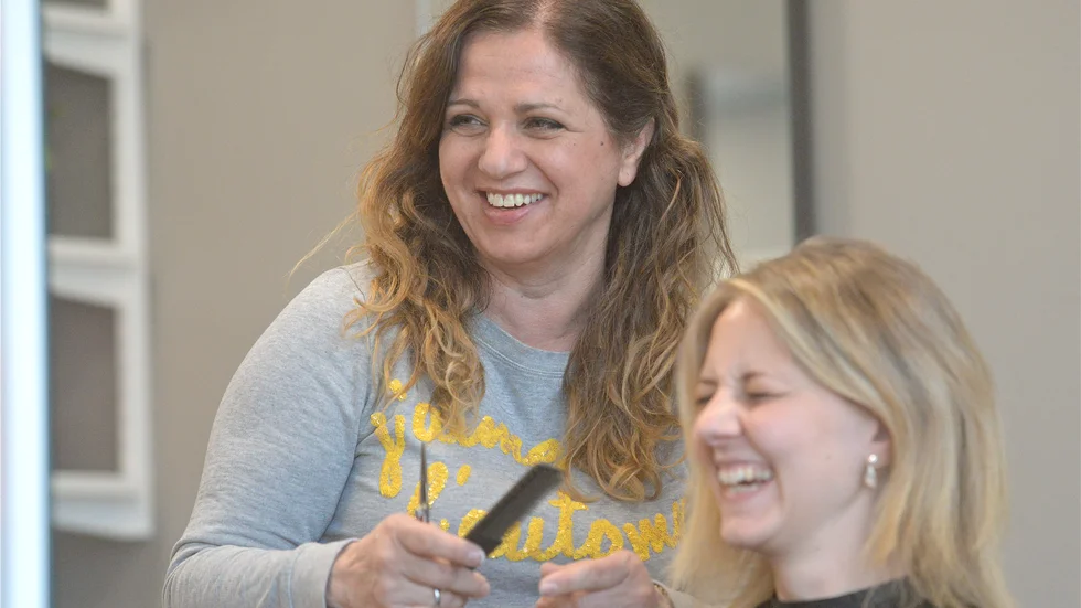 Filiz Guven har varit frisör i 30 år och har nyss öppnat salongen Capelli i Sigtuna stadsängar.