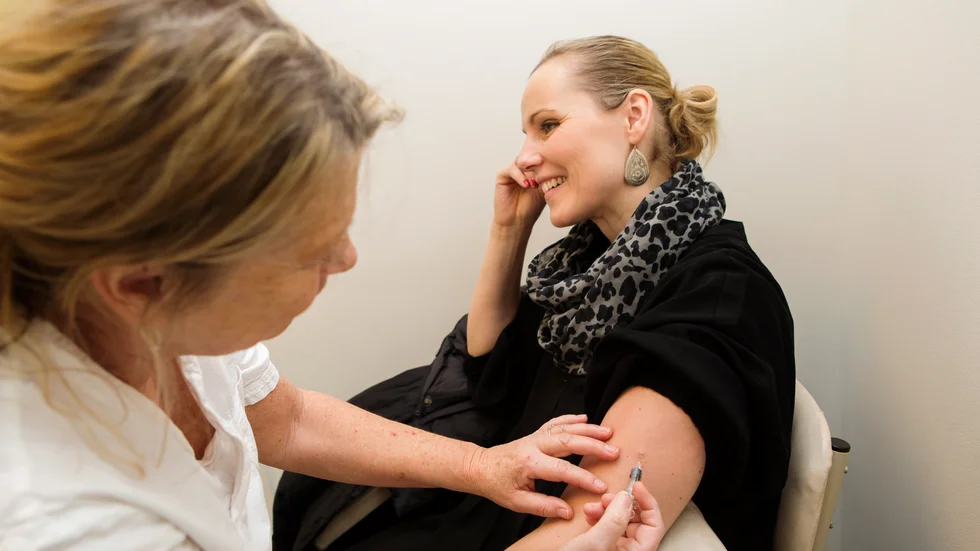 Vacciner tillhör mänsklighetens största framgångar. De ger barn tryggare uppväxt och låter vuxna leva friare och längre., skriver Lina Nordquist (L) med flera.