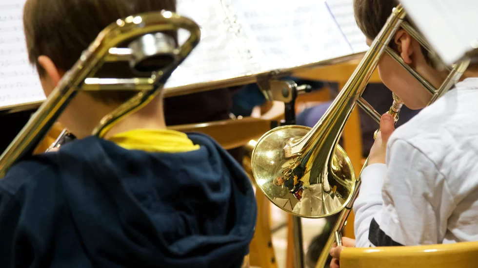Tio barn i Uppsala län har fått stipendium av Uppsala internationella gitarrfestival, för en termins lektioner i valfritt instrument, sång eller teater på kommunens kulturskola. 