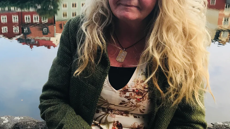 Lotta Halvardsson Ekdahl har mångårig erfarenhet av att arbeta med frågor som rör psykisk ohälsa. Bland annat har hon arbetat som utbildningsansvarig på Suicide zero.