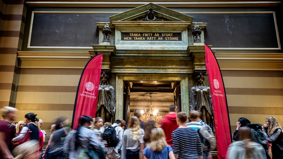 Universitetets studenter kan få olika lösningar på undervisningsformen i höst. Företagsekonomen har redan bestämt sig för utbildning på distans till november.