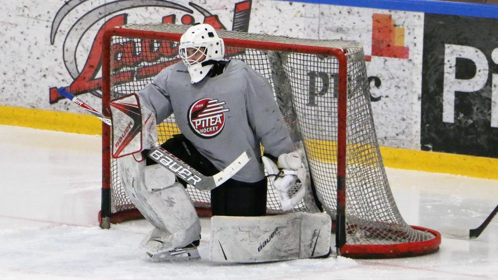 Ludvig Christoffersson gjorde en säsong för Piteå Hockey i J20-laget. Här en bild från en träning med a-laget.