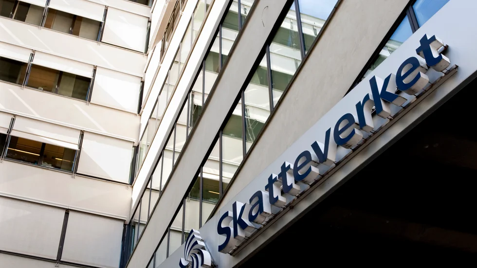 Skatteverket kräver en Strängnäsföretagare på drygt 220 000 kronor i efterbeskattning och skattetillägg.