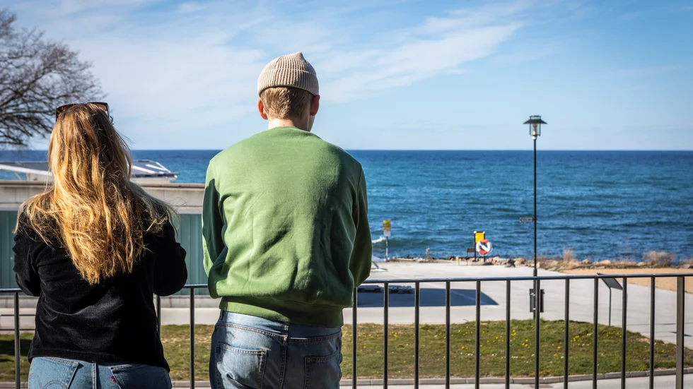 Här är tanken att studenterna ska springa ut. Från Wisby Strands balkong. Men frågan är om och när firandet blir av.