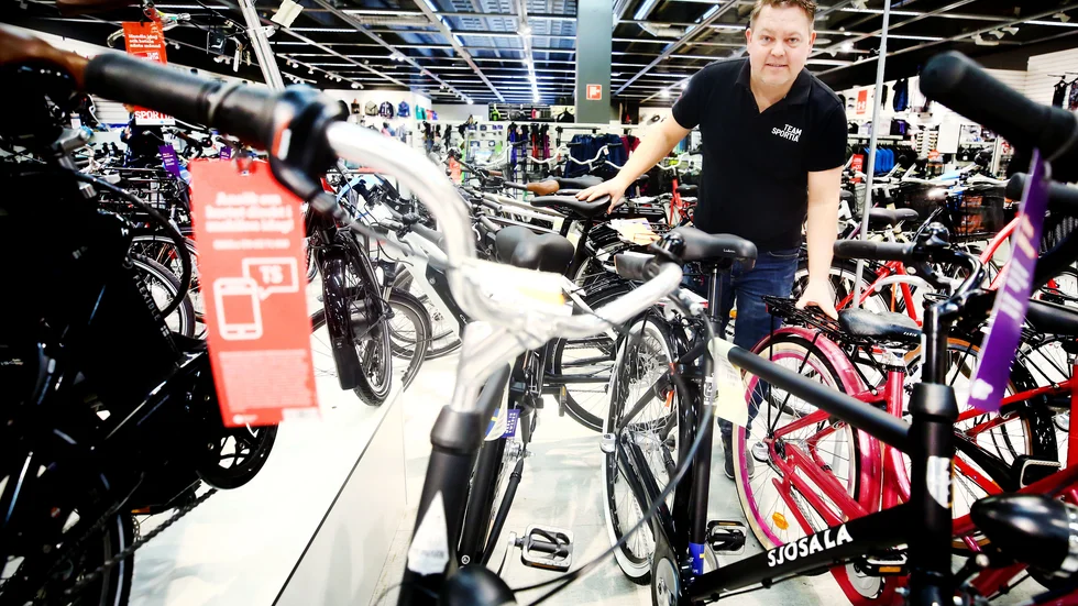 "Cykelhandeln är väldigt positiv för butiken nu i coronatider. Den håller sina siffror och att cykla är en utmärkt utomhusaktivitet som inte är farlig i dessa tider", säger Pierre Skogsmo.