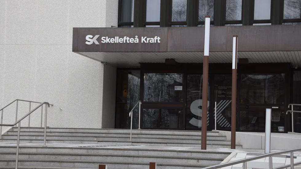 Två föreningar i Robertfors vill att Robertsfors kommun ska förvärva tre kraftverk i Rickleån från Skellefteå kommun.