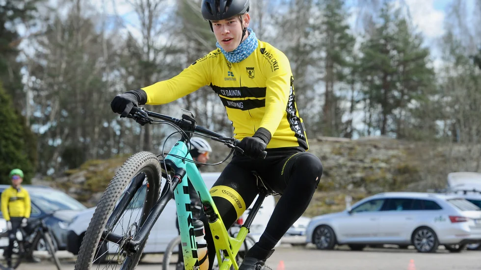CK Dainon har på många sätt bra drag i verksamheten just nu. Gustav Johansson har bra koll på både sin XC-mountanbike och landsvägscykel. Sporterna går att kombinera.