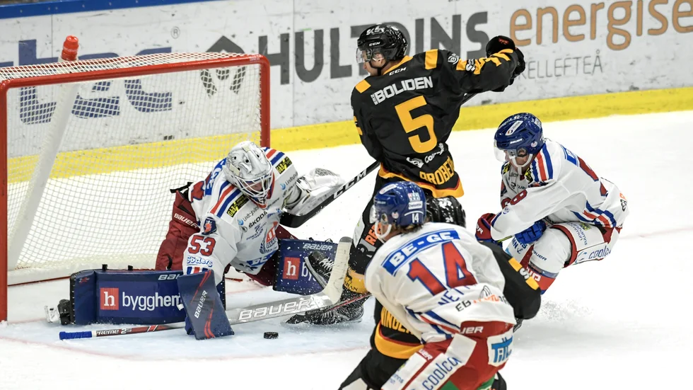 Philip Broberg var nära att avgöra i sudden efter att han på egen hand bröt sig förbi och igenom. 