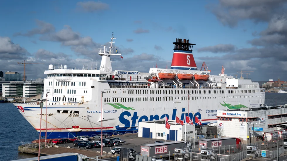 Reducerad färjetrafik och inställda kryssningar gör att Sjöfartsverkets inkomster från lots- och farledsavgifter minskar drastiskt. Arkivbild.