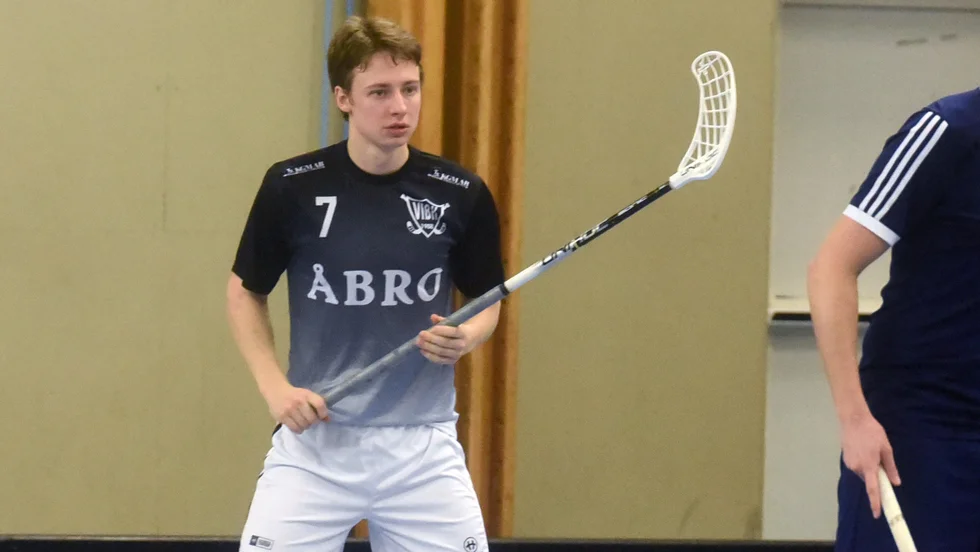Jack Fridh har börjat spela innebandy i division ett med Umeålaget Gimonäs.