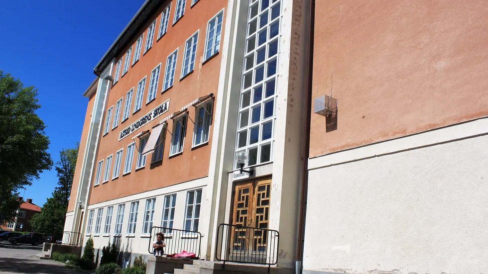 Årskurs 5 på Astrid Lindgrens skola går över till distansundervisning resten av veckan i ett försök att bryta smittkedjan.