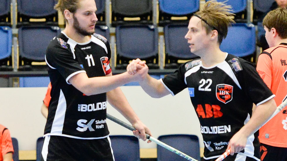 Jonathan Andersson och femmålsskytten Joel Johansson.