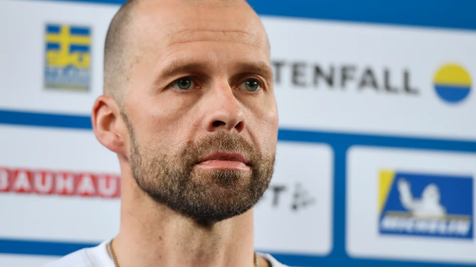 Stefan Thomson är en av många ledare i skidlandslaget. Enligt Expressen är det mycket turbulens internt, men Thomson har inte hört något om det. Han siktar på att fortsätta.