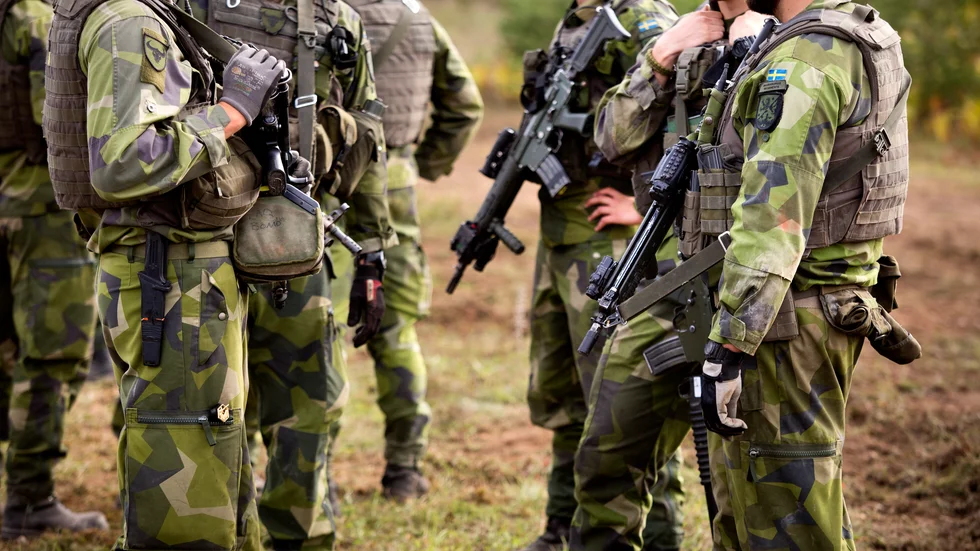 Försvarsmakten kommer bara att ha 125 övningsdagar nästa år, när miljötillståndet tillåter 200. I år har militären skjutit betydligt färre skott än maxgränserna tillåter.