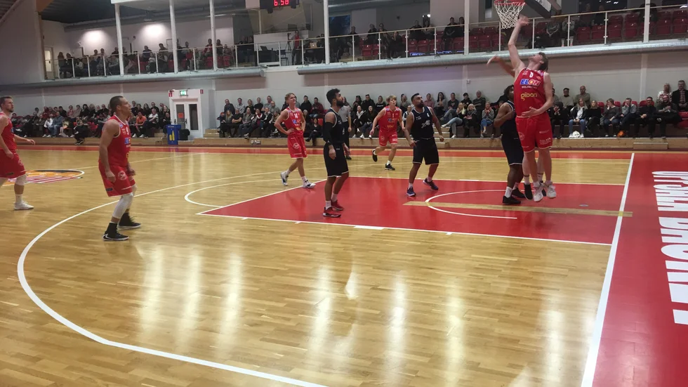 Uppsala Basket vann hemma mot Järfälla med stora siffror. 
