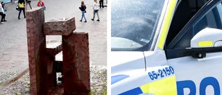 24-åring riktade spark mot väktare 