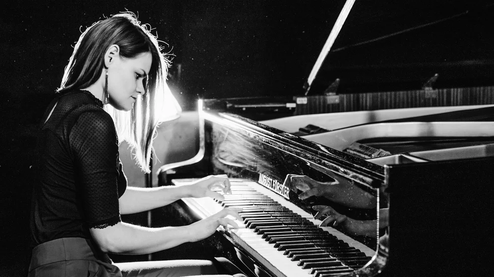 Iveta Calite, piano, var en av tre mycket spelglada musiker på Kammarmusikföreningens konsert.