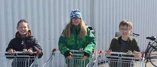Barnen på Karlavagnen handlar åt äldre