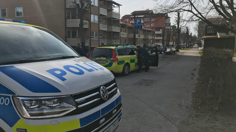 En manlig cyklist i 60-årsåldern blev påkörd på Tegnérvägen i Katrineholm.