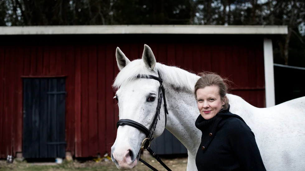 Författaren Gertrud Hellbrand skriver en spänningsserie som utspelar sig i ridsportsmiljö. Arkivbild.