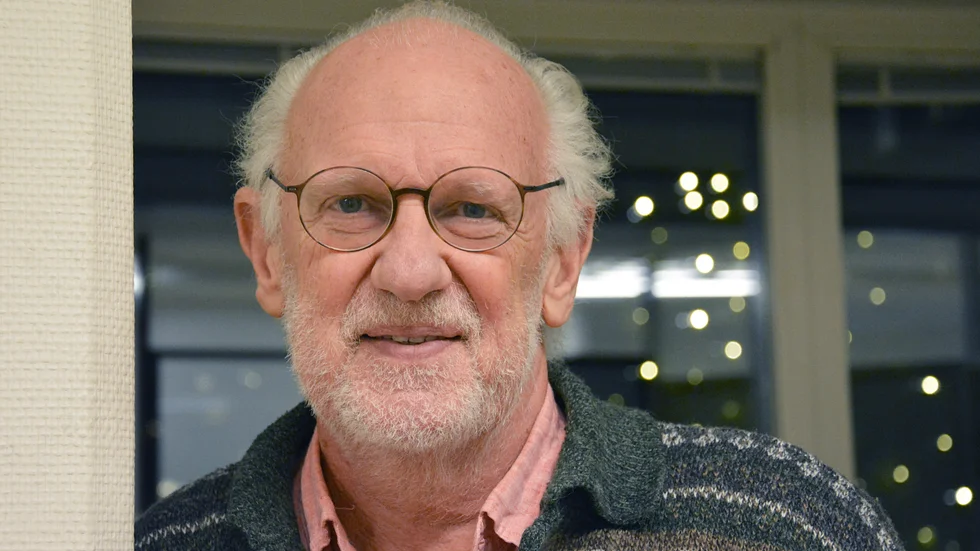 Lars Övling, från Västervik, är bland annat känd som radiopsykologen i Sveriges Radios P1. I radio möter han lyssnare i terapeutiska samtal. 