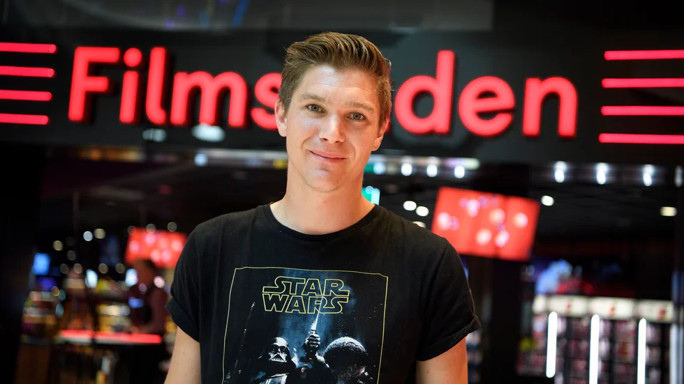 Filmstaden öppnar några biografer igen. I Stockholm bara Filmstaden Scandinavia. På bilden syns Anton Andersson.