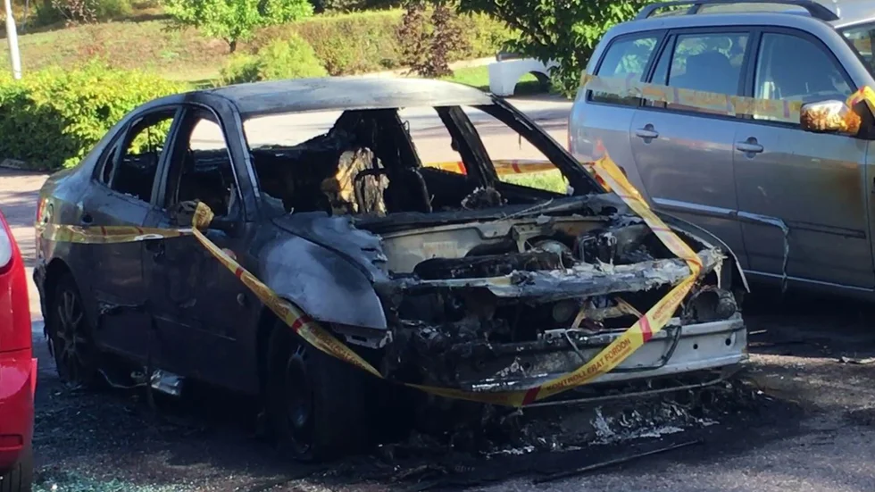 Bilen är en arkivbild och togs inte i samband med lördagens brand.