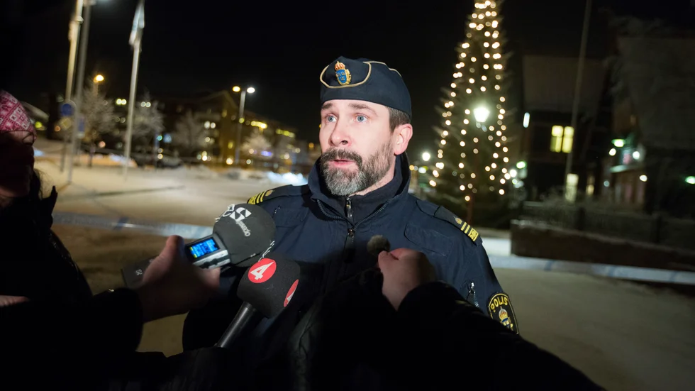 Stefan Sammeli, gruppchef vid polisen i Luleå/Boden, informerar att poliser varit på plats i Boden under lördagskvällen och natten.