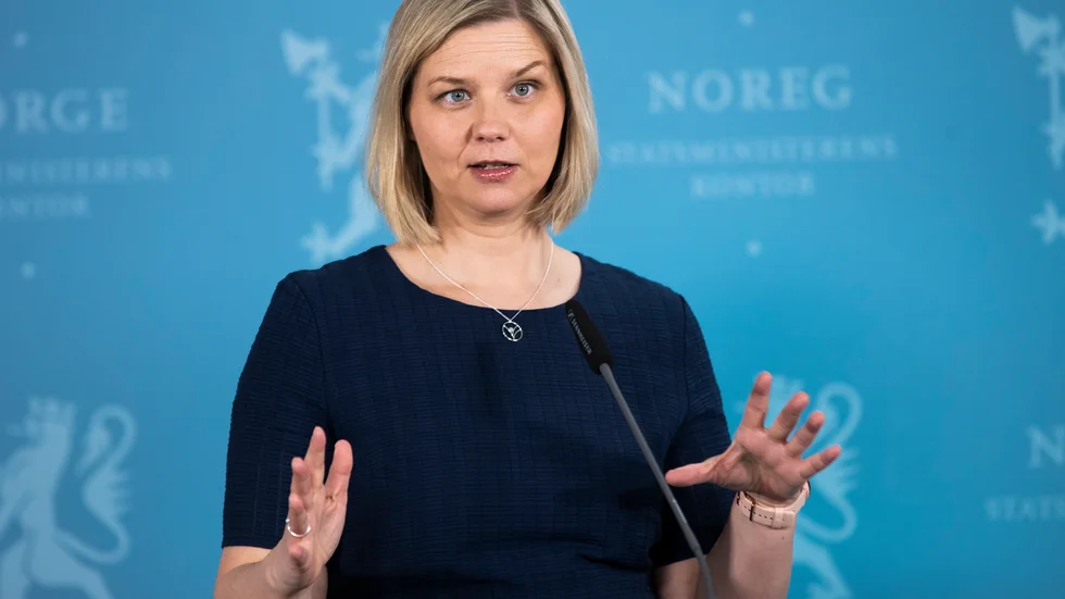 Kunskaps– och integreringsminister Guri Melby vid presskonferensen för barn som regeringen höll nyligen.