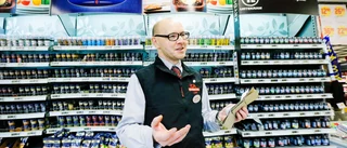 Nu fylls de tomma hyllorna i matbutikerna