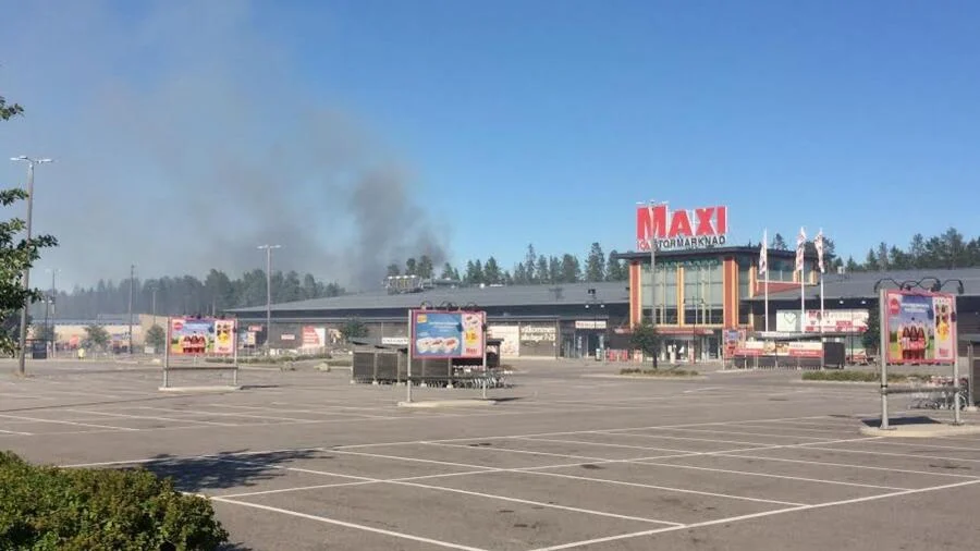 Ica Maxi höll stängt på söndagen då luften i butiken var för dålig. 