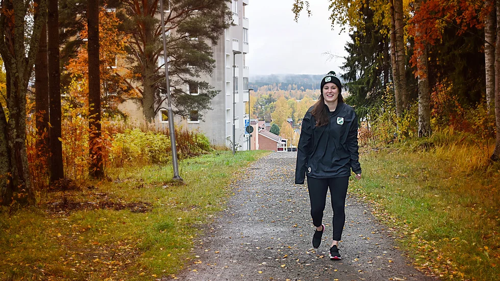 Hayley Dowd lämnar Morön.