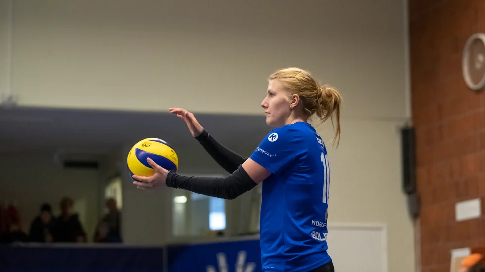 Therese Granlund gör sig redo inför ännu en serve.