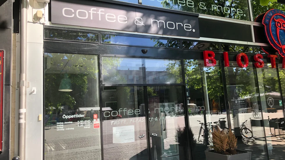 Wanhua Lisa Liu, genom bolaget Wanhua Restaurang AB, tar över verksamheten i lokalerna vid torget.