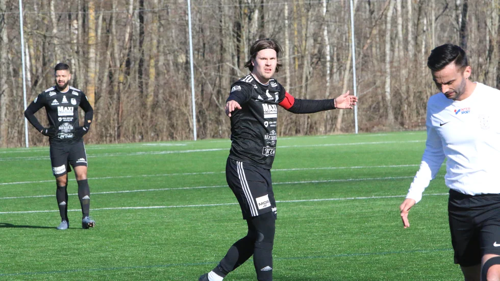 Ex-allsvenske Sebastian Rajalakso bryter med Fanna och spelar vidare i division tre. 