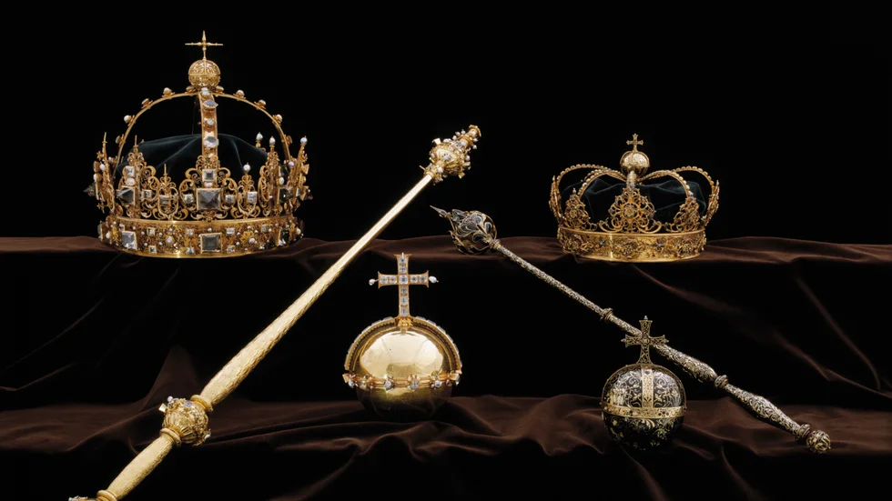 Karl IX:s och Kristina den äldres begravningsregalier återförs till Strängnäs domkyrka före midsommar, som utlovat.